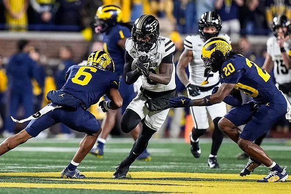 Brandyn Hillman (6), Jyaire Hill (20), and Jaishawn Barham (1)