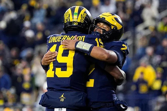 Bryce Underwood (19) and Jadyn Davis (2)