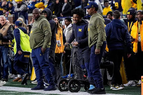 Tony Alford, Justice Haynes (22), and Fred Jackson