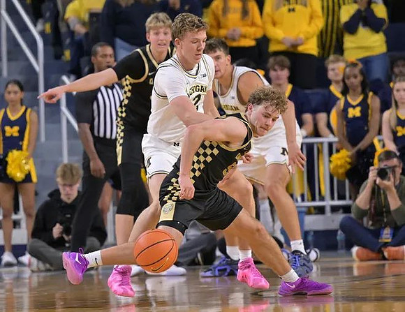 Charlie May (12) and Will Tschetter (42)