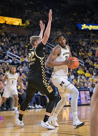Trey McKenney (1) and Morez Johnson Jr. (21)