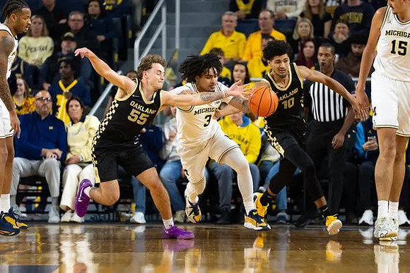 Roddy Gayle Jr. (11), Elliot Cadeau (3), and Aday Mara (15)