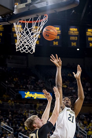 Morez Johnson Jr. (21)