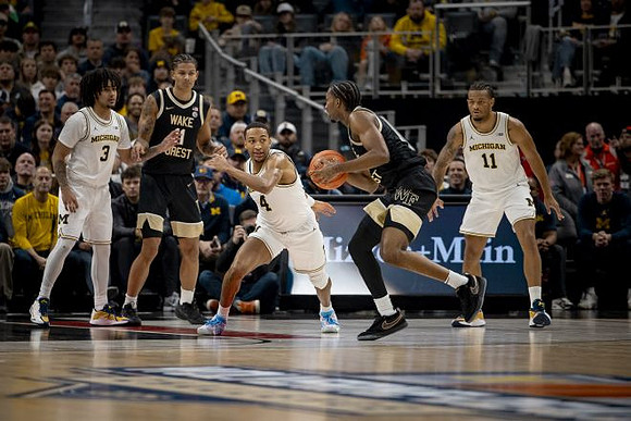 Elliot Cadeau (3), Nimari Burnett (4), and Roddy Gayle Jr. (11)