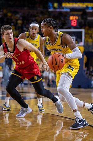 Terrance Williams II (5) and Kobe Bufkin (2)