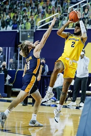 Isaiah Livers (2)