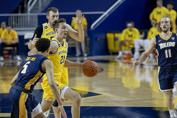 Austin Davis (51) and Franz Wagner (21)