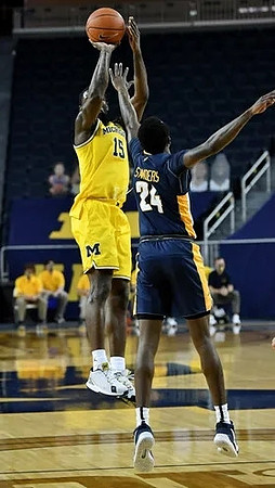 Chaundee Brown Jr. (15)