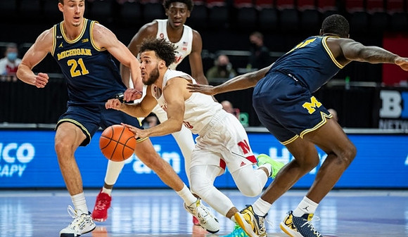 Franz Wagner (21) and Chaundee Brown Jr. (15)