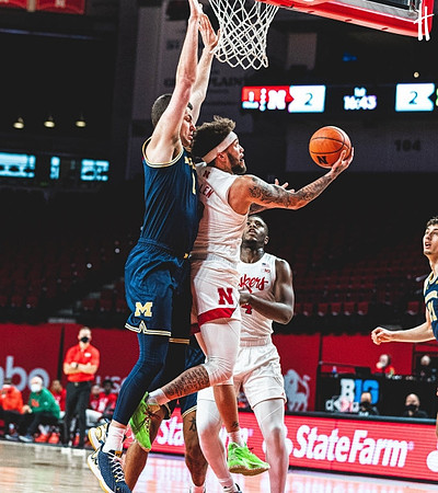 Hunter Dickinson (1) and Franz Wagner (21)