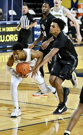Zeb Jackson (3) and Jaron Faulds (44)