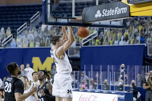 Franz Wagner (21) and Austin Davis (51)