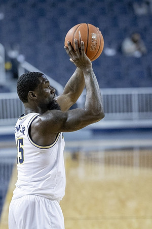 Chaundee Brown Jr. (15)