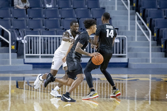 Chaundee Brown Jr. (15)