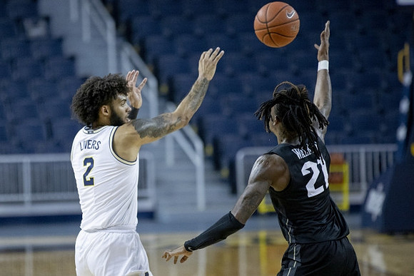 Isaiah Livers (2)