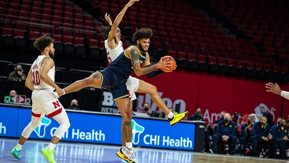 Isaiah Livers (2)