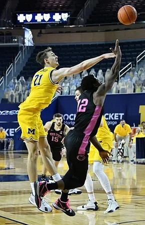 Franz Wagner (21) and Hunter Dickinson (1)