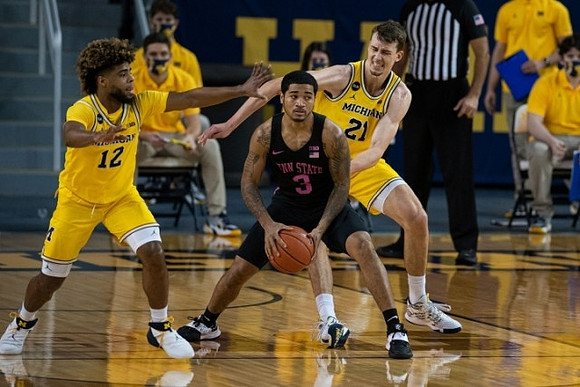 Mike Smith (12) and Franz Wagner (21)