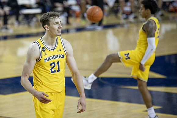 Franz Wagner (21) and Eli Brooks (55)