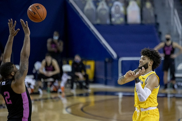 Isaiah Livers (2)