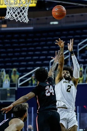 Isaiah Livers (2)