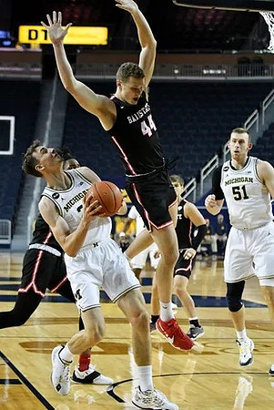 Franz Wagner (21) and Austin Davis (51)