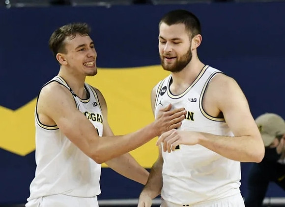 Franz Wagner (21) and Hunter Dickinson (1)