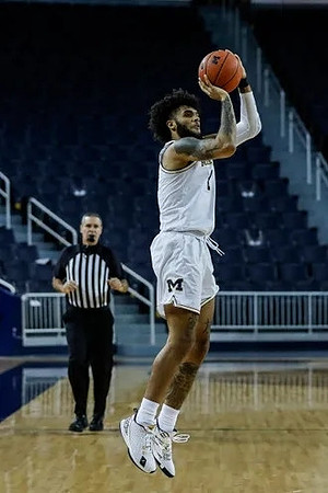 Isaiah Livers (2)