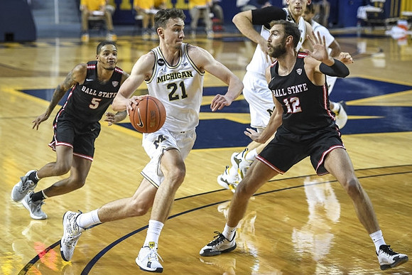 Franz Wagner (21) and Austin Davis (51)