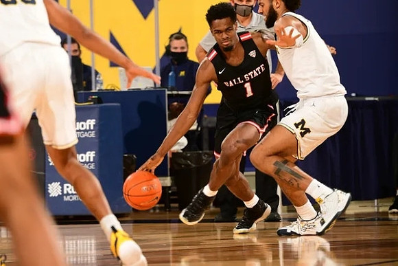 Isaiah Livers (2)