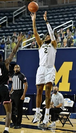 Isaiah Livers (2)