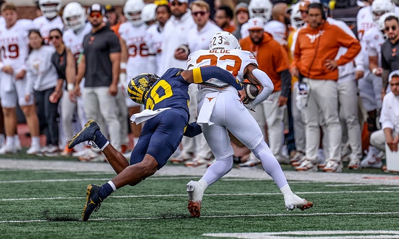 Jyaire Hill (20)