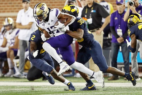 Brad Hawkins (2), Daxton Hill (30), and Gemon Green (22)