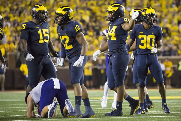 Gemon Green (22), Christopher Hinton (15), Josh Ross (12), Kris Jenkins (94), and Daxton Hill (30)