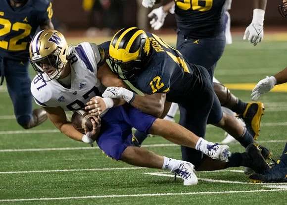 Josh Ross (12), and Gemon Green (22)