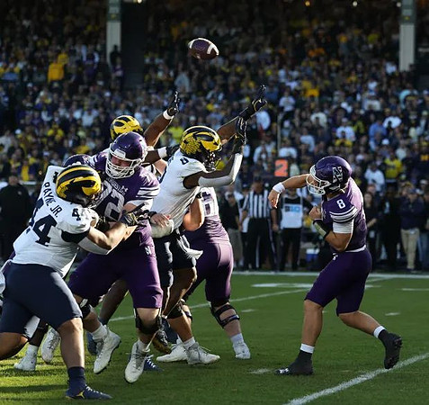 TJ Guy (4) and Derrick Moore (8)