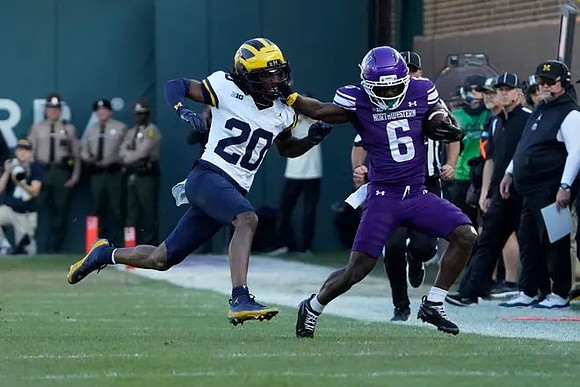 Jyaire Hill (20)