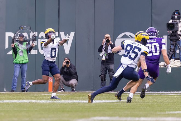 Semaj Morgan (0) and Logan Forbes (85)