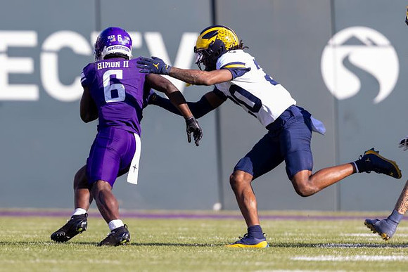 Jyaire Hill (20)