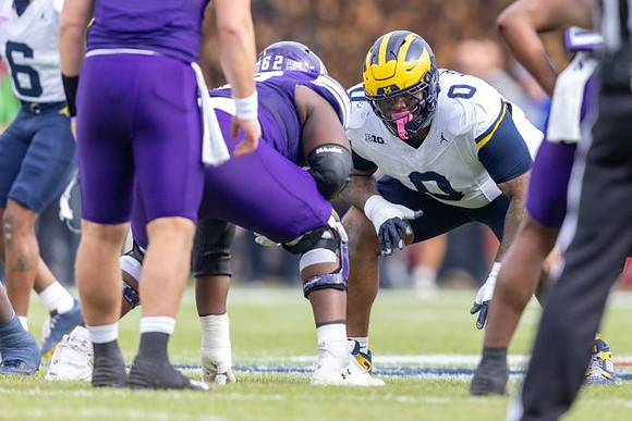 Brandyn Hillman (6) and Tré Williams (0)