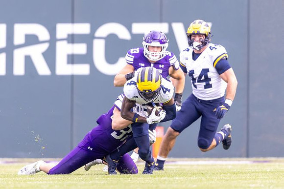 Andrew Marsh (4) and Max Bredeson (44)