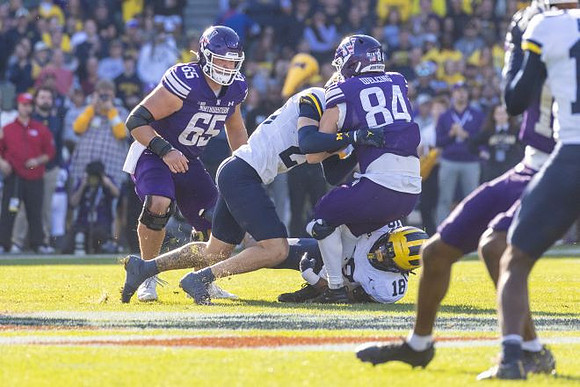 Troy Bowles (18)