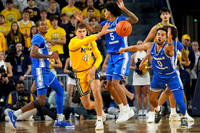 Will Tschetter (42) and Aday Mara (15)