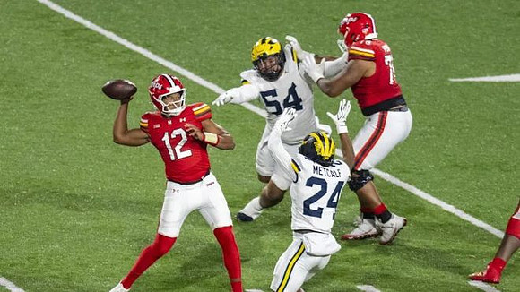 Deyvid Palepale (54) and Cole Sullivan (23)