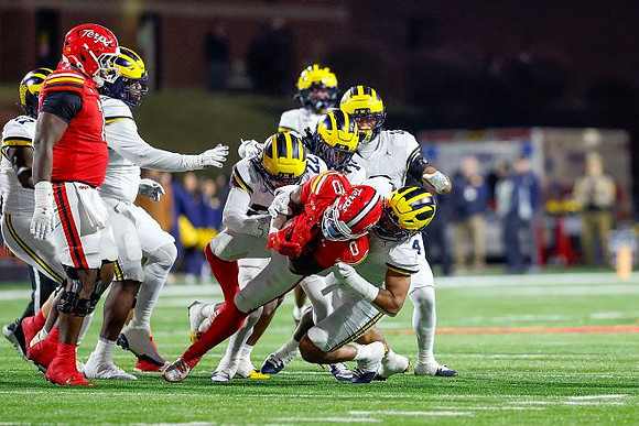 Elijah Dotson (22) and TJ Guy (4)