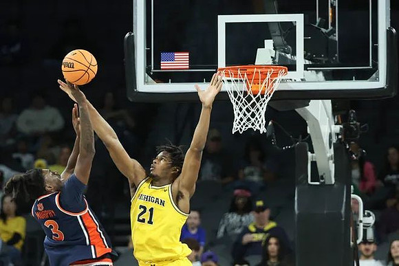 Morez Johnson Jr. (21)