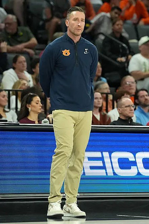 Auburn Head Coach Steven Pearl