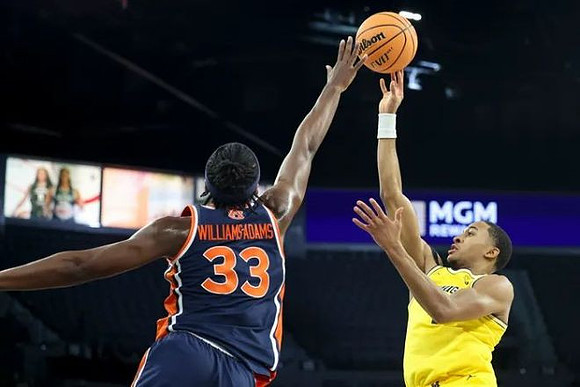 Nimari Burnett (4)
