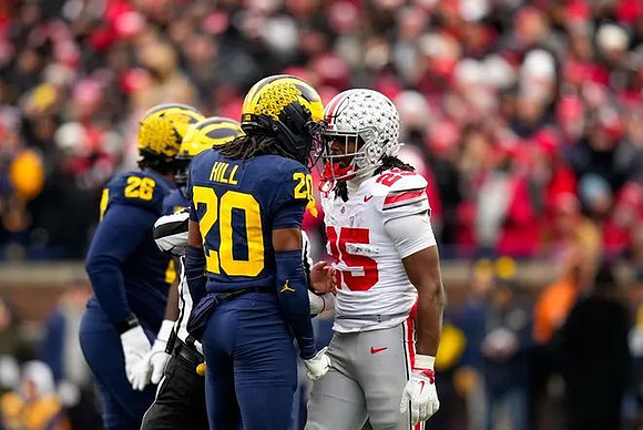 Rayshaun Benny (26) and Jyaire Hill (20)