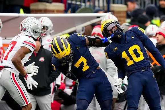 TJ Metcalf (7) and Zeke Berry (10)